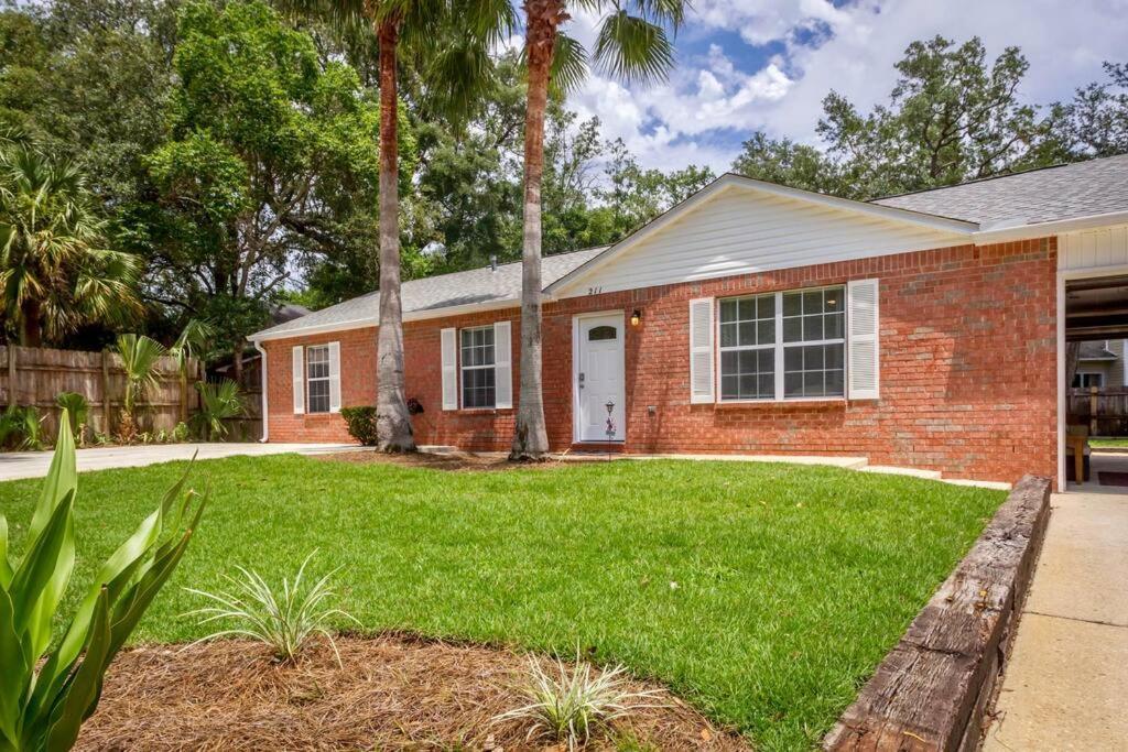 Life'S A Breeze - Updated 3Br 5Min To Pcola Beach Gulf Breeze Exterior foto